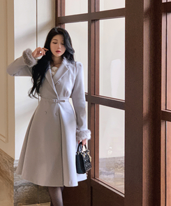 ダブルボタン袖ファー肩パッドロングコート SKYBLUE