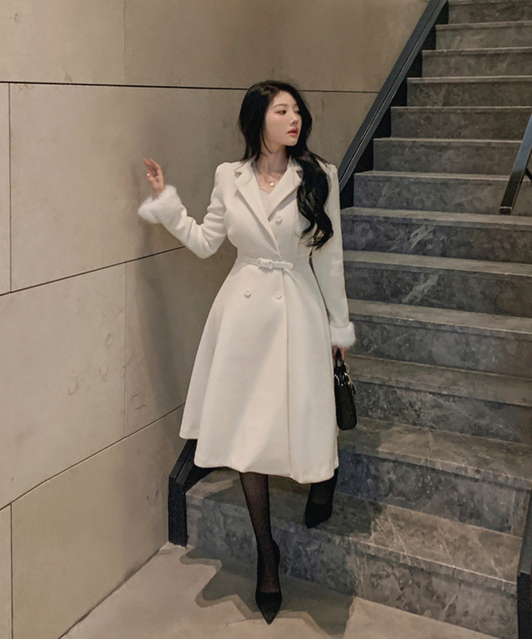 ダブルボタン袖ファー肩パッドロングコート IVORY