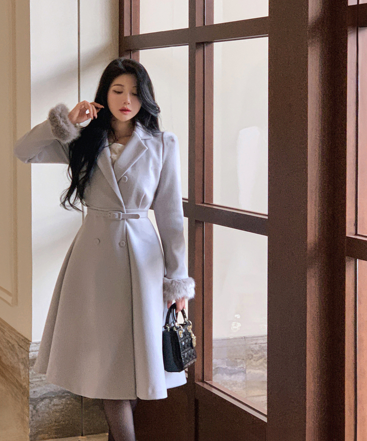 ダブルボタン袖ファー肩パッドロングコート SKYBLUE