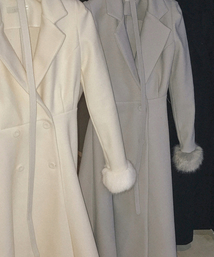 ダブルボタン袖ファー肩パッドロングコート