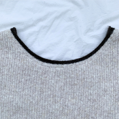 ボカシオフショルダーニット