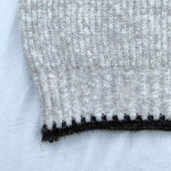 ボカシオフショルダーニット