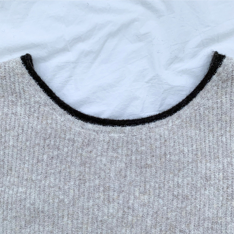 ボカシオフショルダーニット