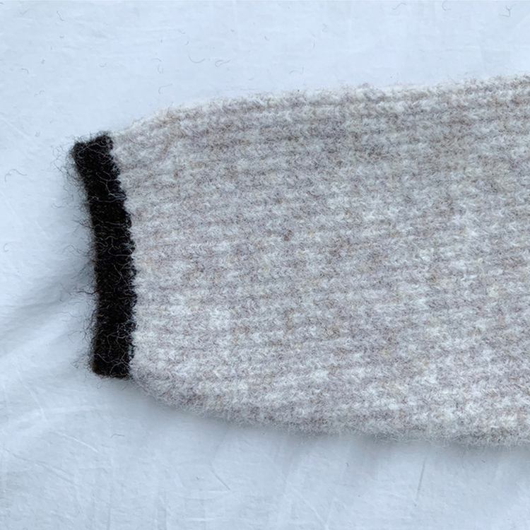 ボカシオフショルダーニット