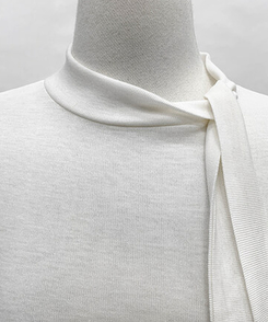 シャーリング長袖Tシャツ