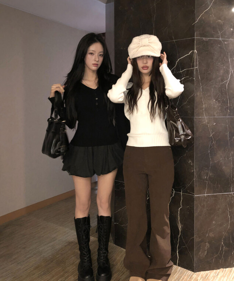 リブレースVネックニット BLACK