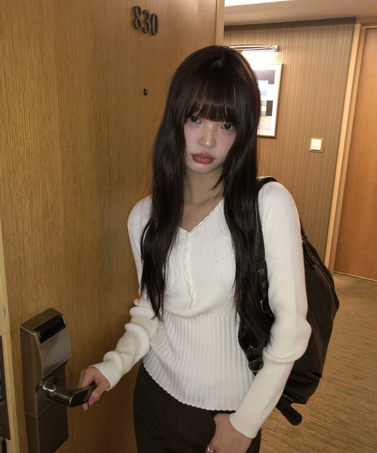 リブレースVネックニット BEIGE