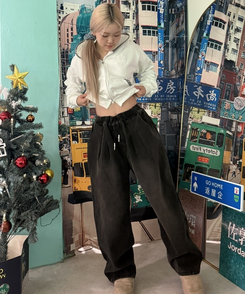 (융털기모) 벌룬 와이드 핀턱 데님 팬츠 흑청