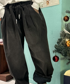 (융털기모) 벌룬 와이드 핀턱 데님 팬츠 흑청