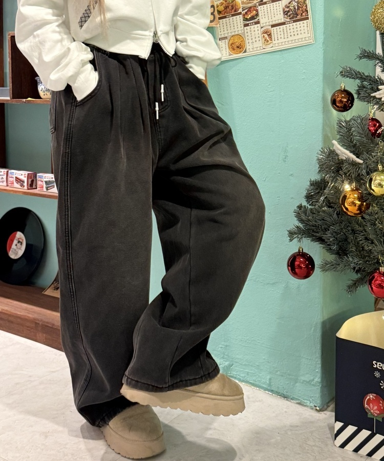 (융털기모) 벌룬 와이드 핀턱 데님 팬츠 흑청