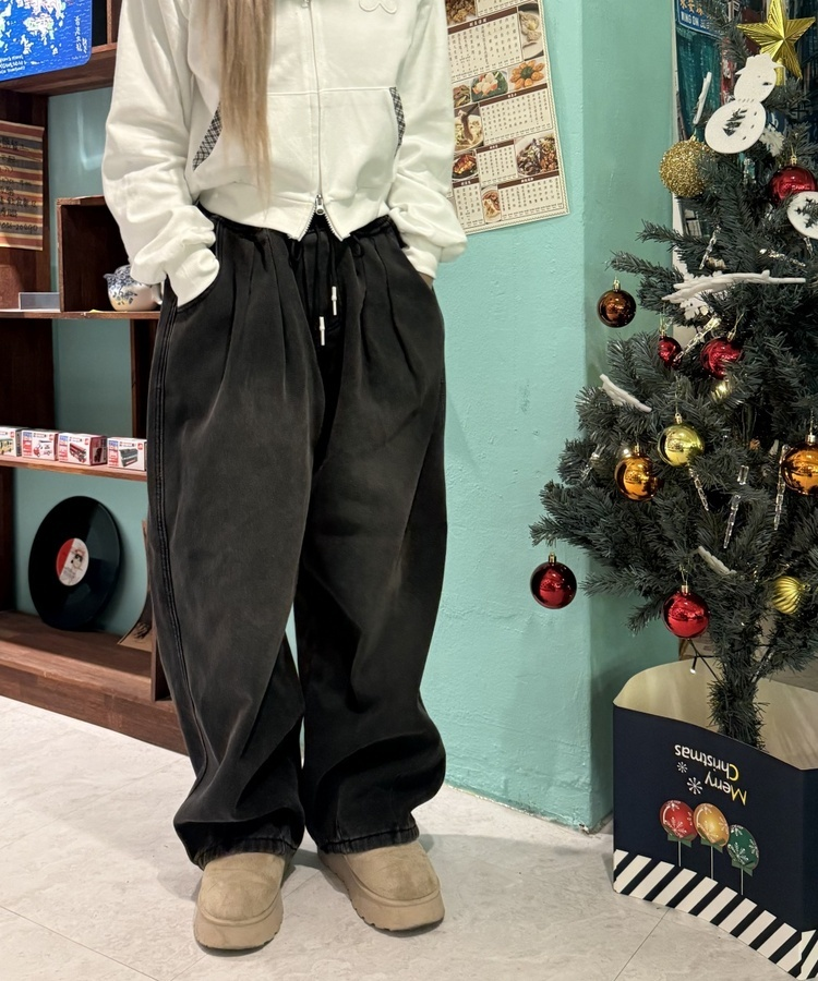 (융털기모) 벌룬 와이드 핀턱 데님 팬츠 흑청