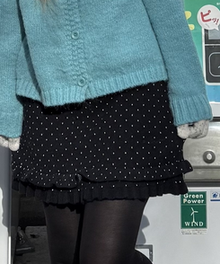 도트 러플 니트 미니 스커트 블랙