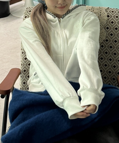 플라워 체크 후드 집업 아이보리