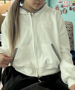 플라워 체크 후드 집업 아이보리