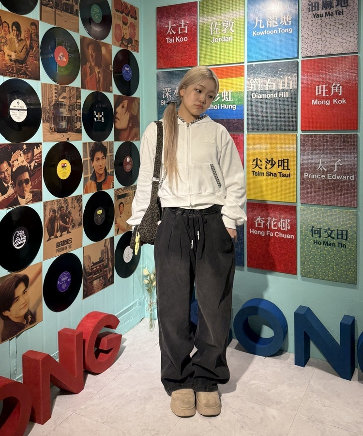 플라워 체크 후드 집업 아이보리