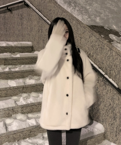 ハイネックツーボタンファーウールコート IVORY