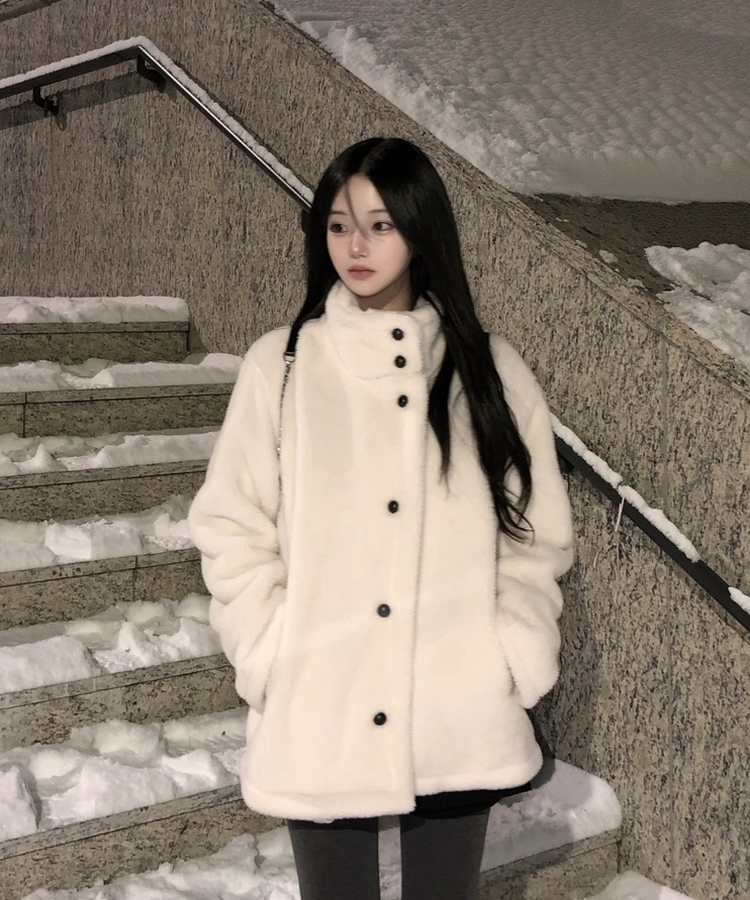 ハイネックツーボタンファーウールコート IVORY