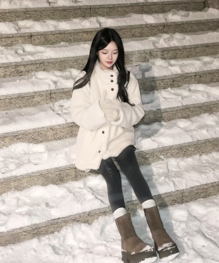 ハイネックツーボタンファーウールコート IVORY