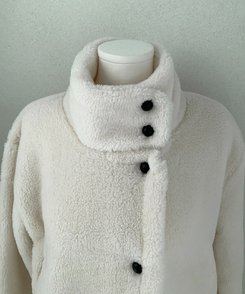 ハイネックツーボタンファーウールコート