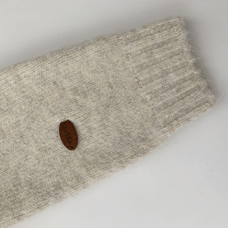 ラウンドボタンオーバーニット