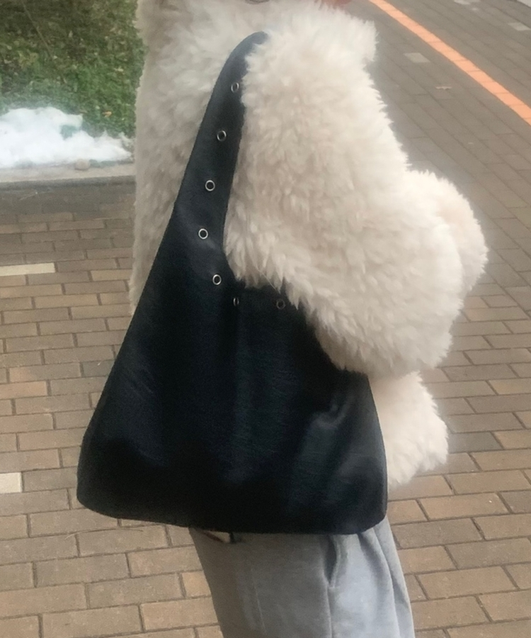 スタッドアイレットレザーバッグ Black(Winter)