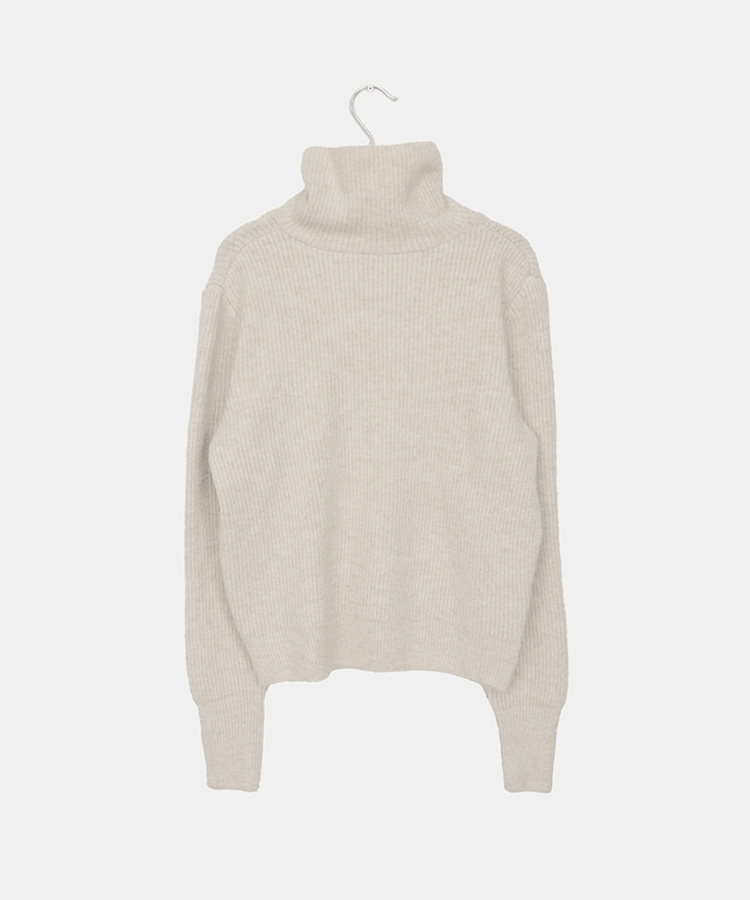 タートルネックボタンニット