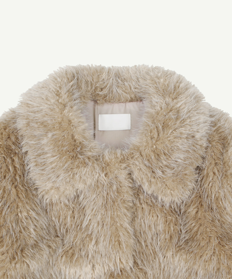 ベージュファージャケット