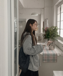 フリース刺繍ハーフジップアップフード GREY