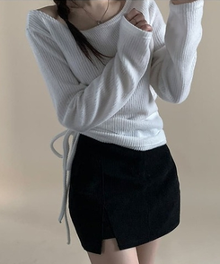 厚手シャーリングスリムニットTシャツ IVORY