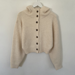 厚手ハイネックフードボタンカーディガン