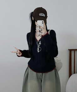 バイカラーケーブルVネックニット NAVY