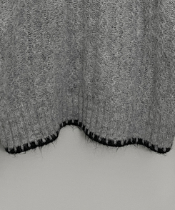 バイカラーケーブルVネックニット