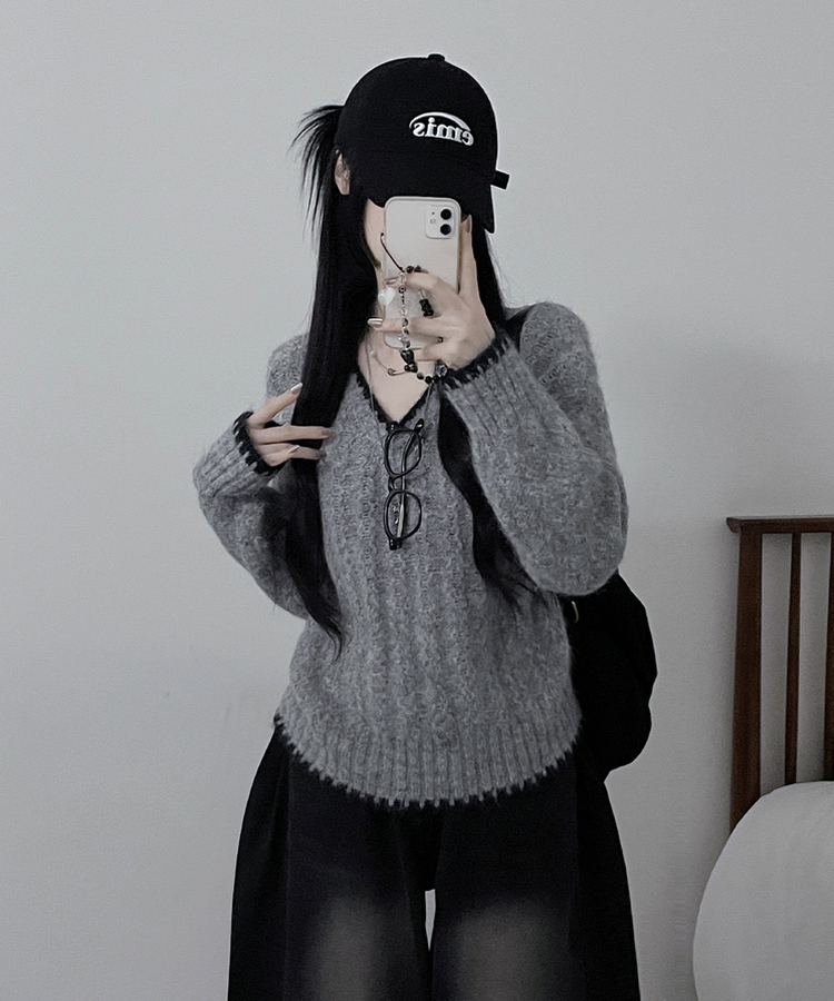 バイカラーケーブルVネックニット GREY