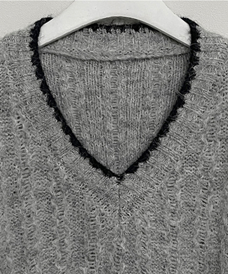 バイカラーケーブルVネックニット