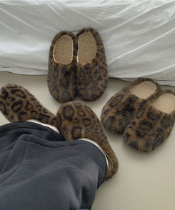 ファーレオパードスリッパ LEOPARD