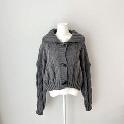 ケーブルオーバーニットカーディガン