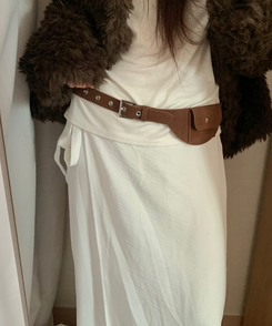 スエードバックルアイレットベルトバッグ BROWN