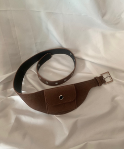 スエードバックルアイレットベルトバッグ