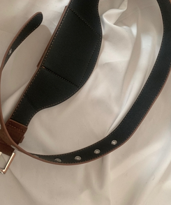 スエードバックルアイレットベルトバッグ