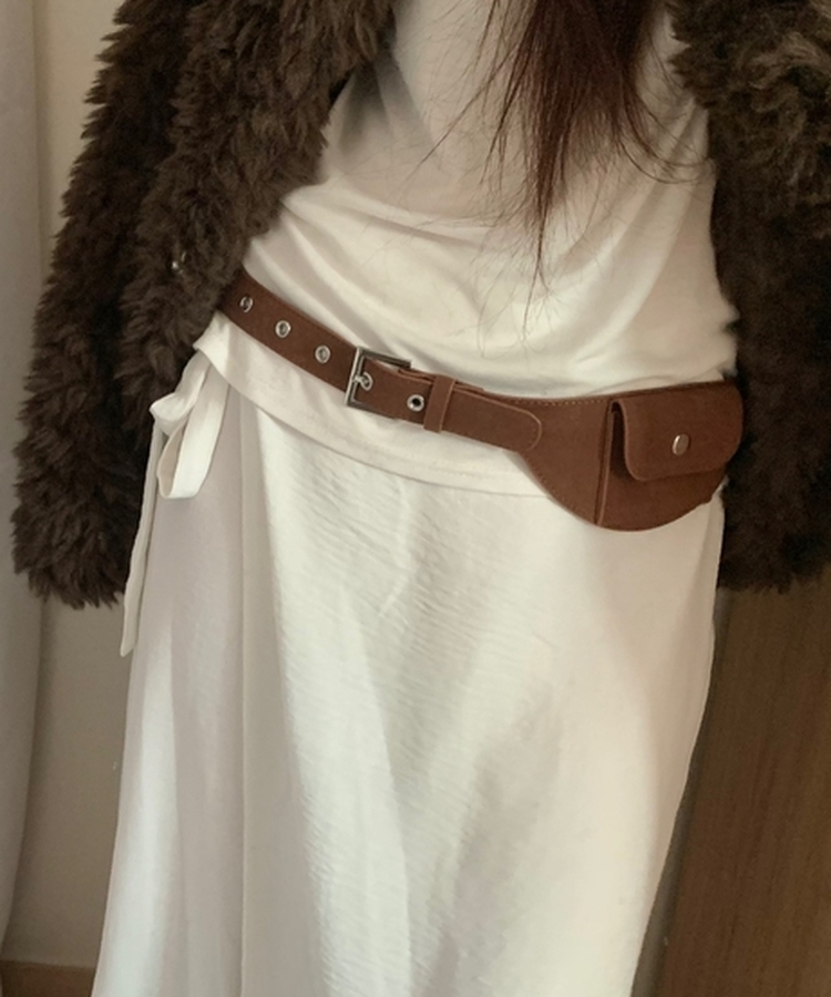 スエードバックルアイレットベルトバッグ BROWN