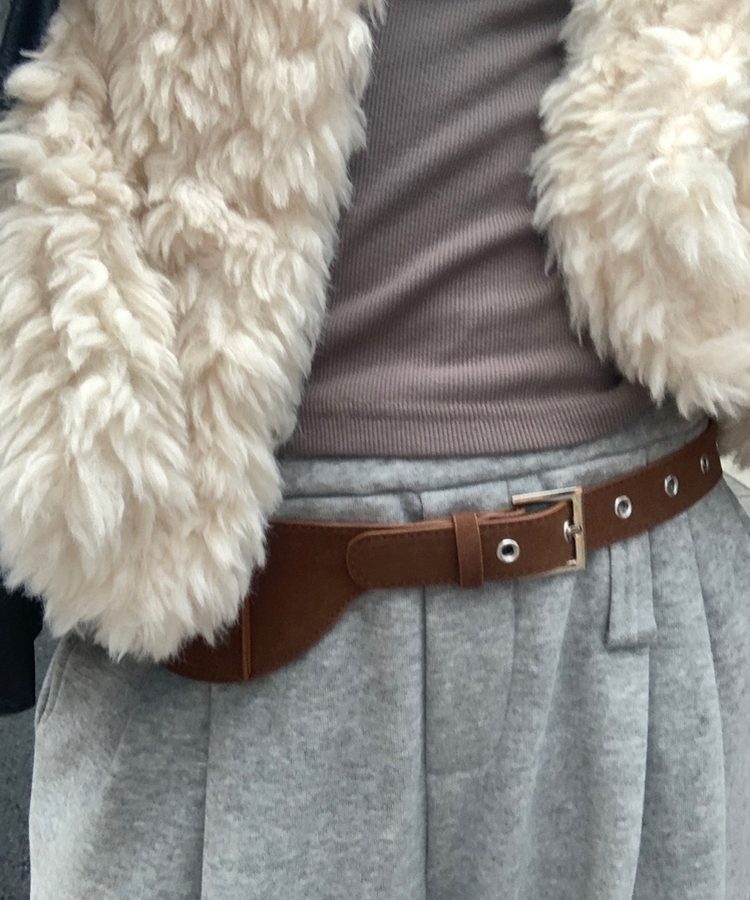 スエードバックルアイレットベルトバッグ BROWN