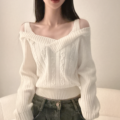 Vネックショルダースリットニット IVORY