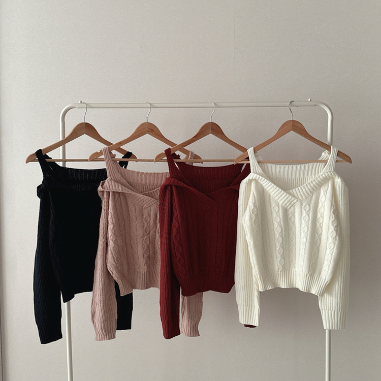 Vネックショルダースリットニット