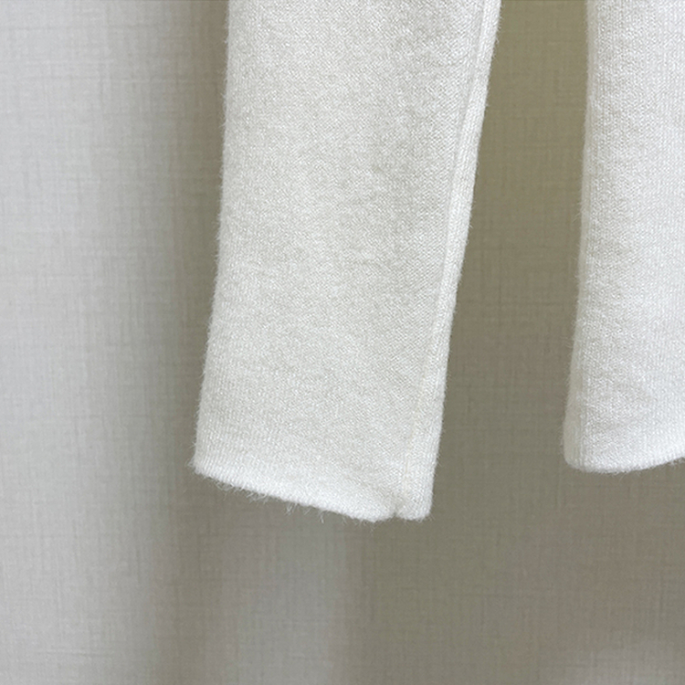 【起毛】ハーフハイネックミンクニット