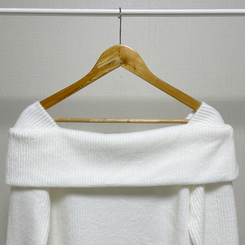 【起毛】リブオフショルダーふんわりニット