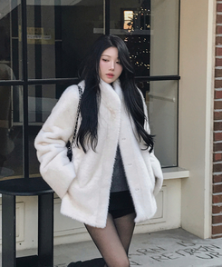 ハイネックキュービックバックルミンクファージャケット IVORY