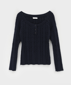 ケーブルヘンリーネックニット