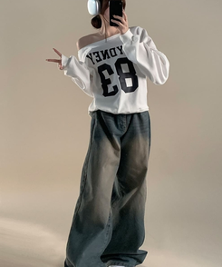 ナンバーレタリングオフショルダートレーナー IVORY