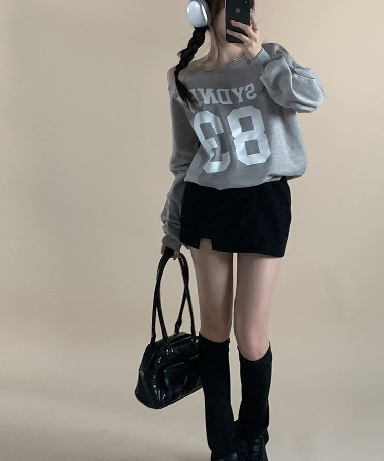 ナンバーレタリングオフショルダートレーナー GREY