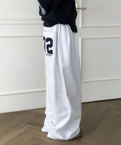 【起毛】72刺繍ピンタックワイドトレーニングパンツ(5color) MERANGE WHITE